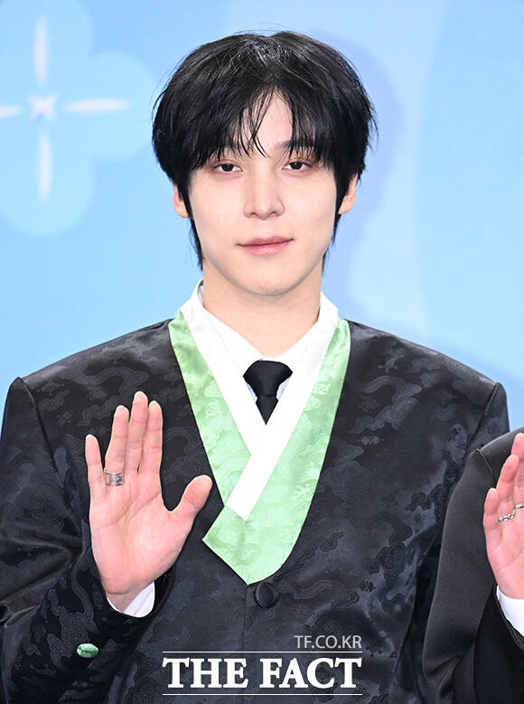 그룹 에이티즈가 20일 오후 서울 영등포구 여의도 KBS 신관에서 열린 'KBS 연예대상' 포토월에 참석해 포즈를 취하고 있다. /박헌우 기자