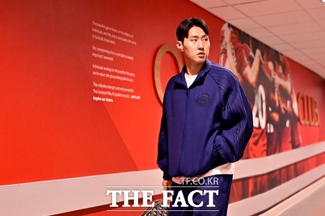 PSG의 이강인은 왼쪽 허벅지 부상으로 21일 오전 5시(한국시간) 5부 리그 팀인 방데 퐁트네 풋과 2025~2026 프랑스컵(쿠프 드 프랑스) 64강전 원정 경기 엔트리에 제외돼 결장했다./PSG