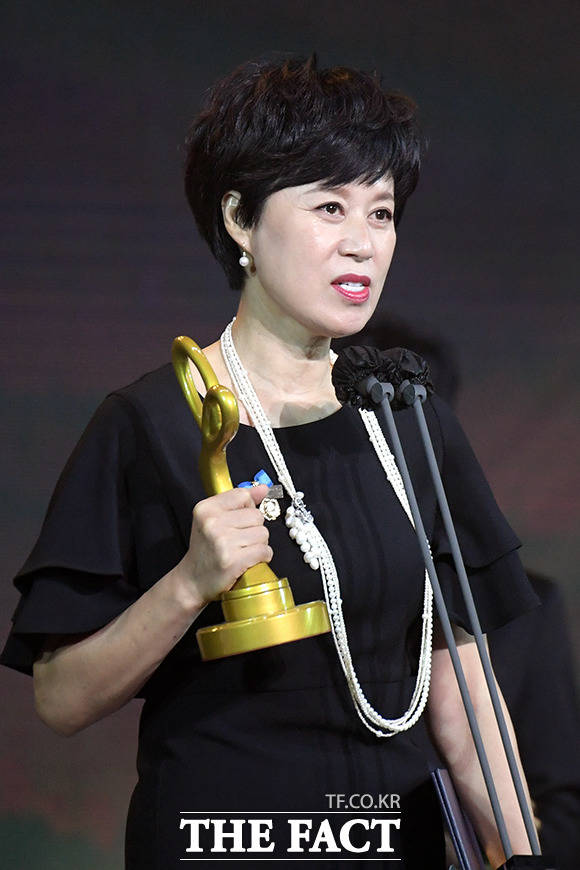 방송인 박미선이 투병 중 공동 구매를 진행한 데 관해 불편한 분들이 있었다면 죄송하다고 사과했다. /더팩트 DB