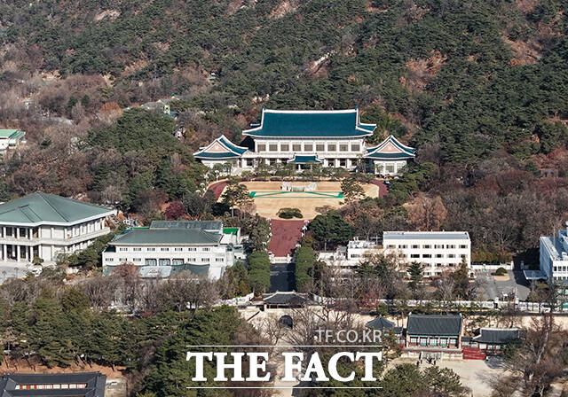 대통령 집무실 이전을 앞둔 21일 오전 서울 종로구 청와대의 모습이 보이고 있다. /박헌우 기자