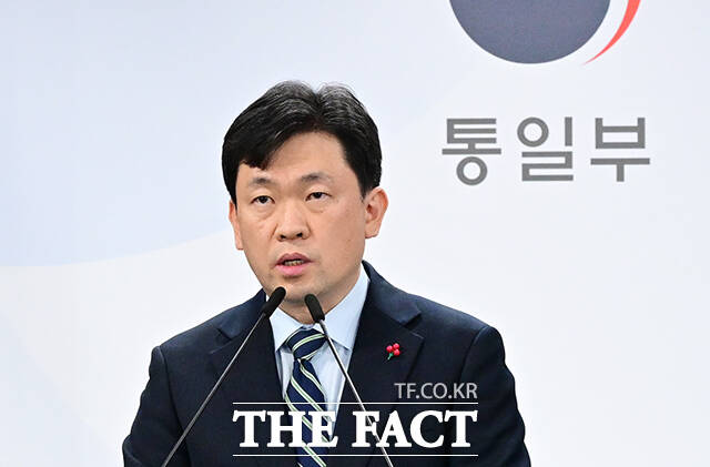 윤민호 통일부 대변인이 22일 오전 서울 종로구 정부서울청사에서 현안 관련 정례브리핑을 하고 있다. /임영무 기자