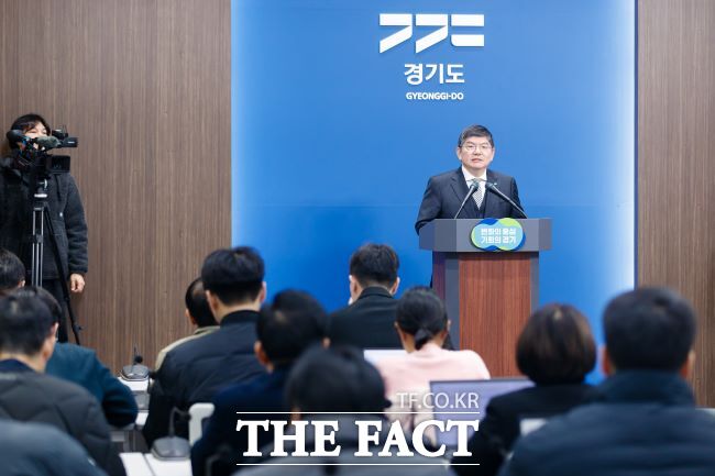 차성수 경기도 기후환경에너지국장이 22일 수도권 생활폐기물 직매립 금지 대책 브리핑을 하고 있다. /경기도