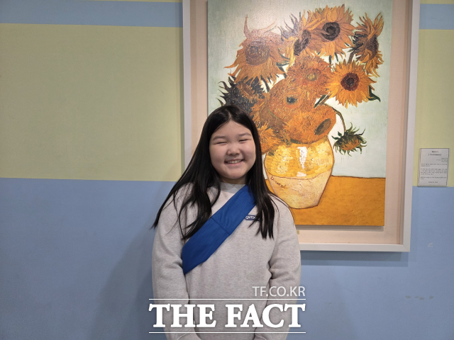 ‘움직이는 교실, 건강한 학교’ 수업에 참여한 강솔초 4학년 오유나 학생이 인터뷰를 하고 있다. /정소양 기자