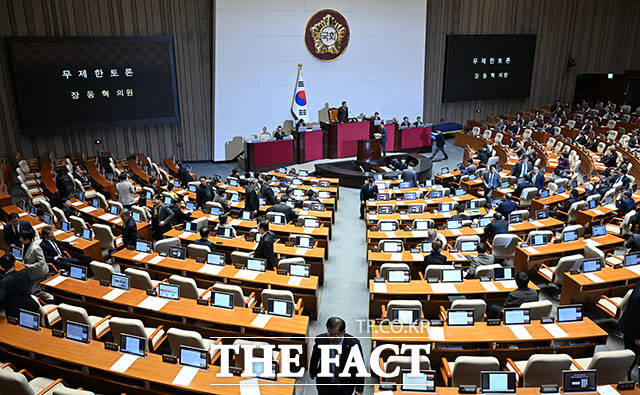 무제한 반대 토론(필리버스터) 나선 장동혁 국민의힘 대표.