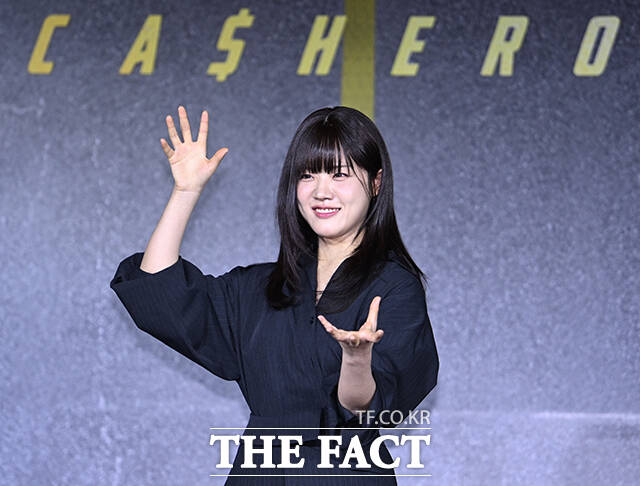 배우 김향기가 22일 오전 서울 강남구 웨스틴 서울 파르나스에서 열린 넷플릭스 새 시리즈 '캐셔로' 제작발표회에 참석해 포즈를 취하고 있다. /박헌우 기자