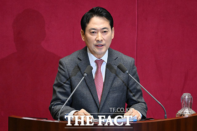 장동혁 국민의힘 대표가 22일 오전 서울 여의도 국회에서 열린 12월 임시국회 본회의에서 '12.3 윤석열 비상계엄 등에 대한 내란전담재판부 설치 및 제보자 보호 등에 관한 특별법안'이 상정되자 무제한 반대 토론(필리버스터)을 하고 있다. /국회=남용희 기자