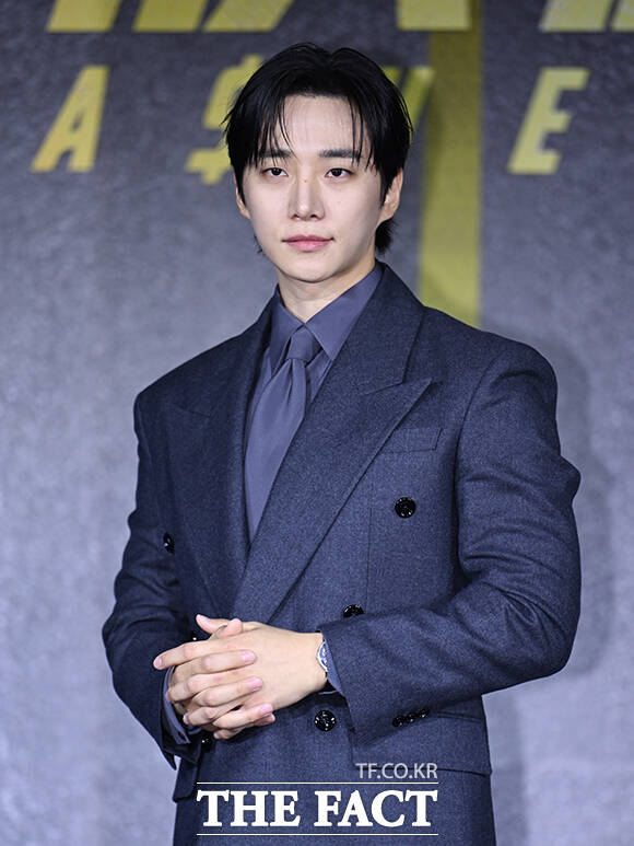 배우 이준호가 22일 오전 서울 강남구 웨스틴 서울 파르나스에서 열린 넷플릭스 새 시리즈 '캐셔로' 제작발표회에 참석해 포즈를 취하고 있다. /박헌우 기자