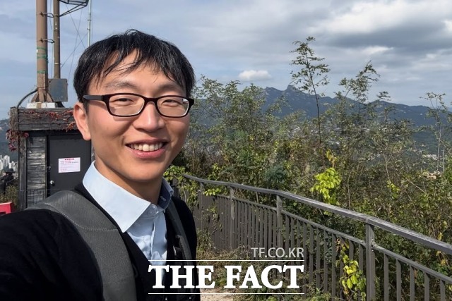 정희원(사진) 저속노화연구소 대표가 전 직장 위촉연구원.A 씨를 스토킹 등 혐의로 고소하자, 상대측도 맞고소에 나서면서 둘 사이 진실공방이 법정 싸움으로 번지고 있다. /정희원 인스타그램 캡처