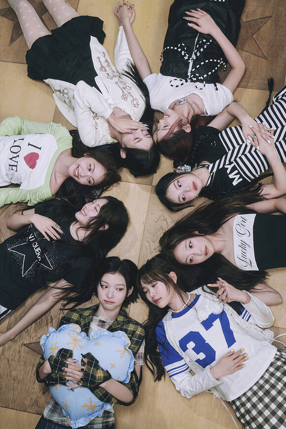 하츠투하츠는 2025년 최고의 신인이다. 비주얼 실력 매력 음악 퍼포먼스 뭐 하나 빈틈이 없고 이를 기반으로 최고의 성과를 거뒀다. /SM엔터