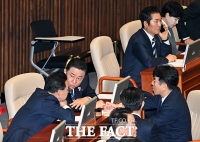  내란재판부법 본회의 상정…필리버스터 나선 국민의힘