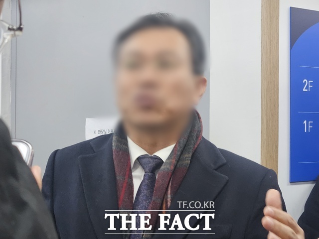 세계평화통일가정연합(통일교) 자금을 관리했던 핵심 인물인 전 총무처장 조모 씨가 23일 약 9시간 넘게 경찰 조사를 받았다. 조 씨는 한학자 통일교 총재가 정치권 로비 의혹에 관여하거나 지시한 적이 없다는 입장을 밝혔다. /이다빈 기자