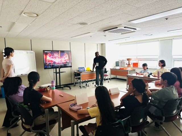 서울시는 겨울방학 동안 진로·진학 AI 코치, 대학 연계 진로캠퍼스, 교과 기초 학습 프로그램을 중심으로 서울런 회원들을 지원한다. /서울시