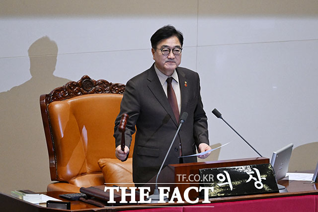 12.3 윤석열 비상계엄에 대한 전담재판부 설치 및 제보자 보호 등에 관한 특별법 수정안(내란전담재판부 설치법)이 국회 본회의를 통과했다. 사진은 우원식 국회의장. /남용희 기자