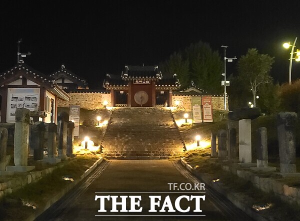 금산향교 일원 야간경관의 모습 /금산군