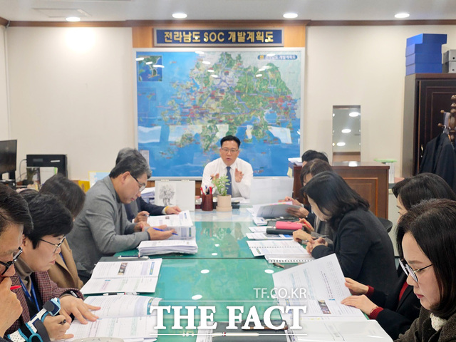 목포시가 중점업무보고회를 개최하고 있다. /목포시