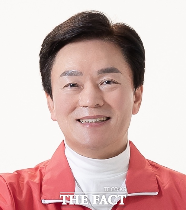 김진상 대구문화예술진흥원 본부장이 22일 북구청장 출마를 위해 사표를 냈다. /김진상 전 본부장