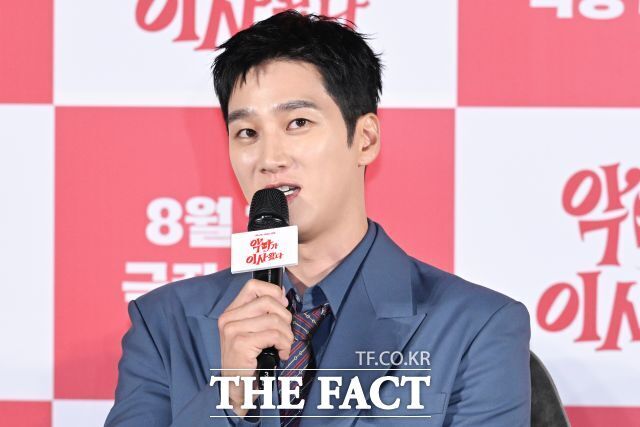 배우 안보현이 저시력 아동을 돕고자 사랑의열매 사회복지공동모금회에 1억 원을 기부했다. /서예원 기자