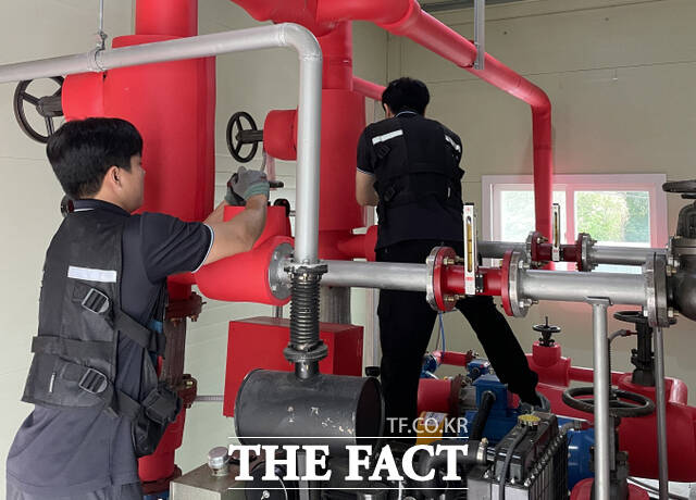 광주 남구가 노인복지시설 안전 점검을 실시하고 있다. /광주 남구