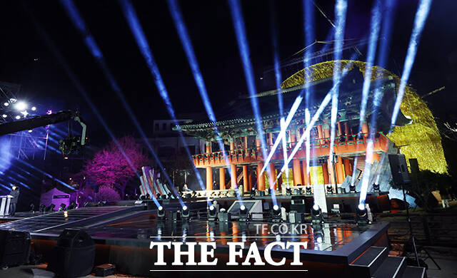 2025년 을사년 새해 첫날인 1일 서울 종로구 보신각에서 제야의 종 타종행사가 열리고 있다. /뉴시스