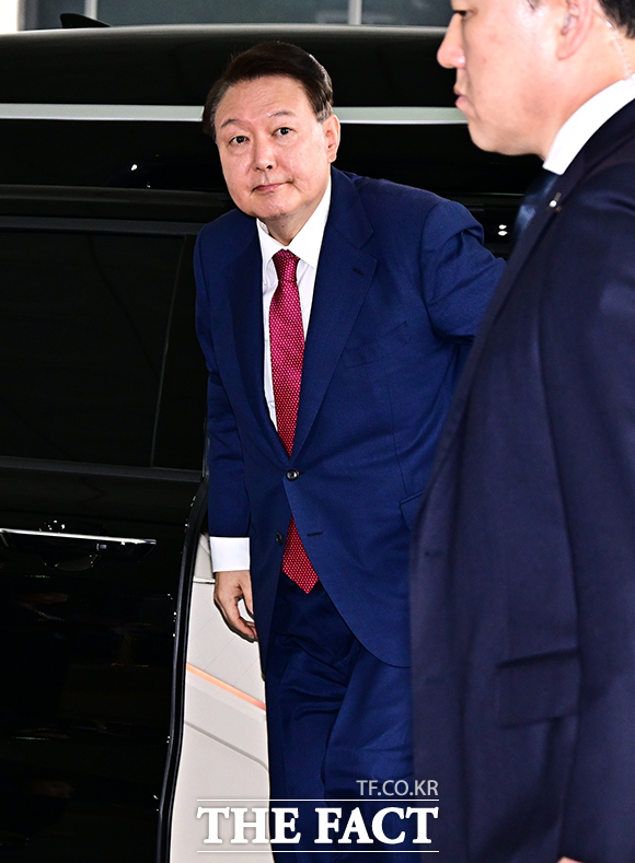 윤석열 전 대통령이 7월 5일 오전 피의자 신분으로 서울 서초동 서울고등검찰청에 마련된 '내란 특검'에 출석하고 있다. /국회=배정한 기자