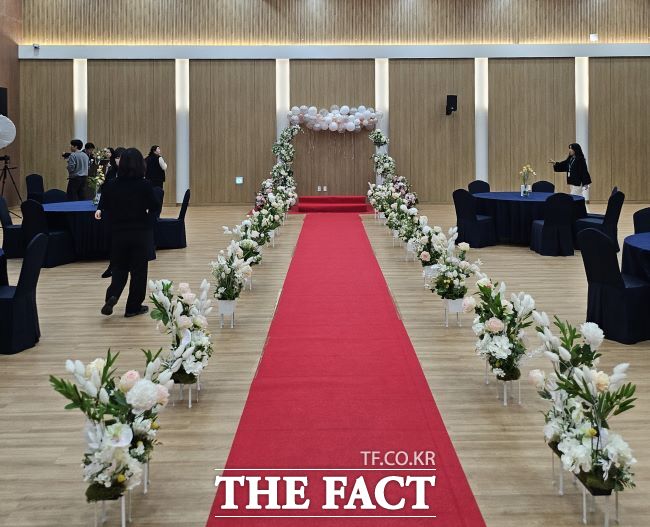 화성시 공공예시장 버진로드. /화성시