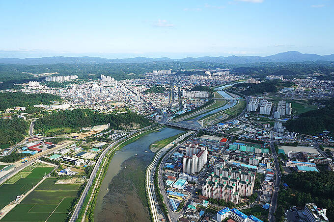 영주시가지를 관통하는 서천모습 /영주시