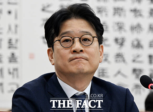 이창수 전 서울중앙지검장이 26일 김건희 여사가 연루된 '수사 무마 의혹'을 수사 중인 민중기 특별검사팀에 출석하지 않겠다는 뜻을 밝혔다. /국회=배정한 기자