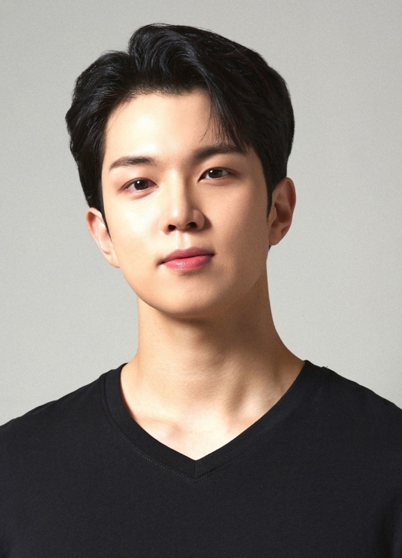 엔플라잉 유회승이 뮤지컬 '로미오와 줄리엣'의 로미오 역에 캐스팅됐다. /FNC엔터테인먼트