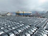  美관세에도 자동차 수출 '역대 최대' 눈앞…내년 전망은?