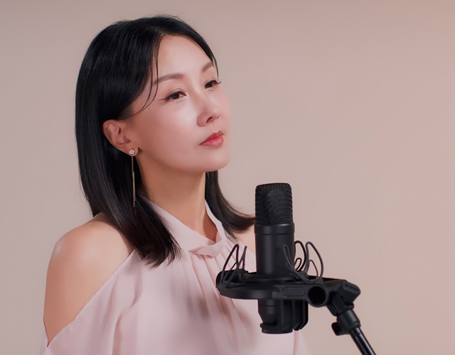 첫 싱글 '쓸쓸합디다'는 단아하면서도 담담한 이현경 특유의 보컬은 곡의 정서를 과장 없이 전달하며, 오히려 여백이 많은 감정을 만들어낸다. 음원은 오는 1월 5일 낮 12시에 공개된다. /HM엔터테인먼트