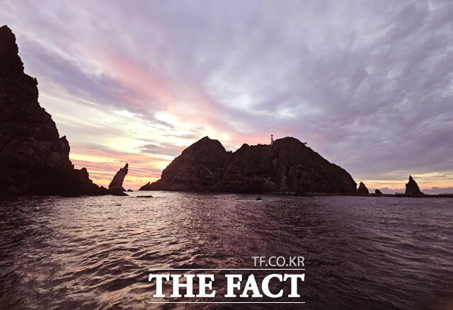 대한민국에서 가징먼저 해가 떠오르는곳 독도. /더팩트 DB