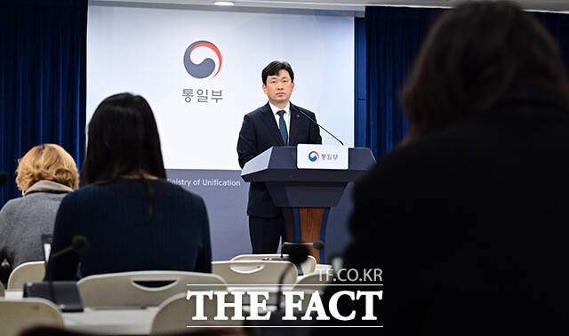윤민호 통일부 대변인이 29일 오전 서울 종로구 정부서울청사에서 현안 관련 정례브리핑을 하고 있다. /임영무 기자