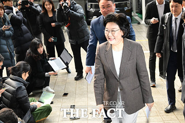 사무실 향하는 이혜훈 후보자.