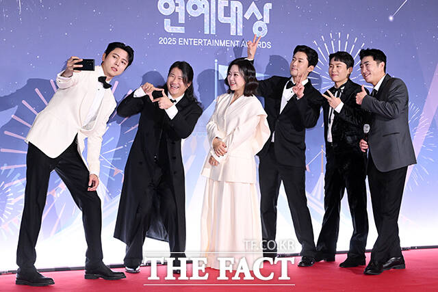 '구해줘! 홈즈'의 방송인 주우재와 임우일, 김숙, 김대호, 양세형, 장동민(왼쪽부터).