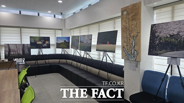 화개면 작은 갤러리 모습. /하동군