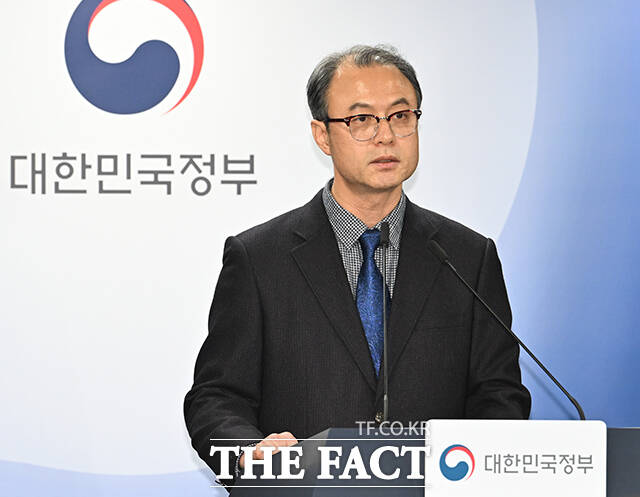 KT 침해사고 조사 결과 발표하는 이정수 경기남부경찰청 사이버수사과장(가운데).