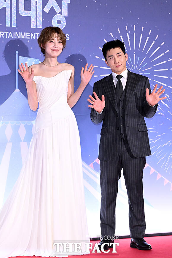 '라디오스타'의 방송인 장도연(왼쪽)과 유세윤.