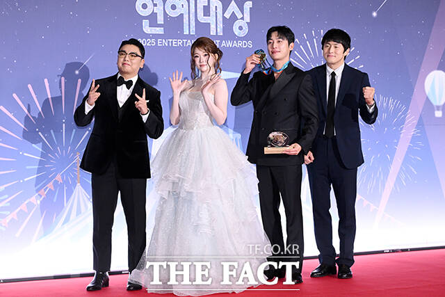 '극한84'의 방송인 곽범과 그룹 빌리의 츠키, 배우 권화운, 방송인 기안84(왼쪽부터).