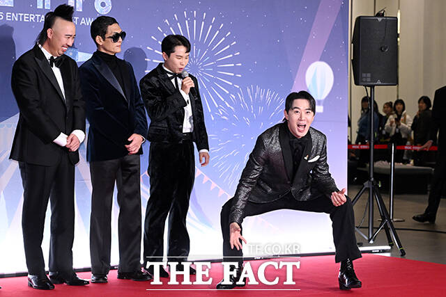 '푹 쉬면 다행이야'의 방송인 유희관과 그룹 GOD의 박준형, 방송인 양세형, 붐(왼쪽부터).