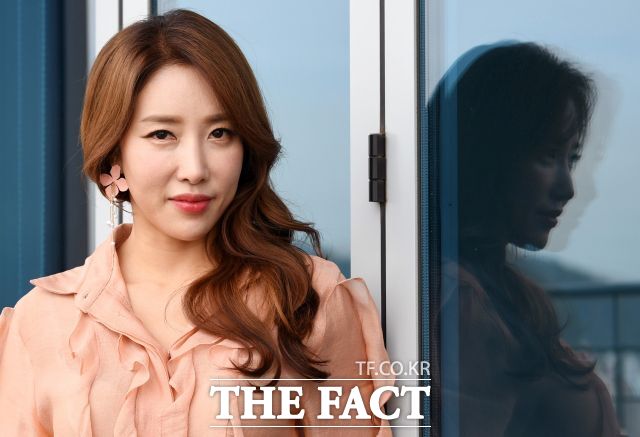 트로트 가수 숙행이 상간 의혹에 휩싸이자 