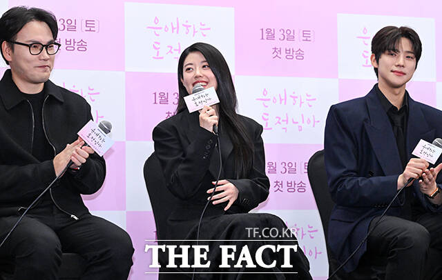 배우 남지현이 30일 오후 서울 마포구 상암 스탠포드 호텔에서 열린 KBS2 새 토일 미니시리즈 ‘은애하는 도적님아’ 제작발표회에 참석해 포즈를 취하고 있다. /서예원 기자