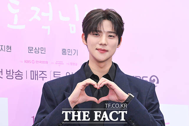 배우 문상민이 30일 오후 서울 마포구 상암 스탠포드 호텔에서 열린 KBS2 새 토일 미니시리즈 ‘은애하는 도적님아’ 제작발표회에 참석해 포즈를 취하고 있다. /서예원 기자