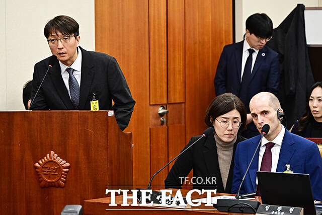 박대준 쿠팡 전 대표가 30일 오전 서울 여의도 국회에서 열린 ‘쿠팡 침해사고 및 개인정보 유출, 불공정 거래, 노동환경 실태 파악과 재발방지 대책 마련을 위한 청문회’에 출석해 질의에 답변을 하고 있다. /국회=배정한 기자