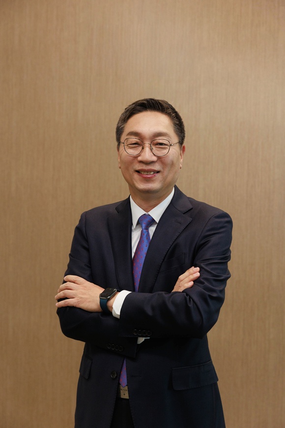 곽수윤 사장이 우미건설 신임 대표이사로 선임됐다. 우미건설은 곽수윤 대표이사를 비롯ㅎ 김영길 대표이사와 김성철 대표이사 등 3인의 각자대표체제로 운영된다./우미건설