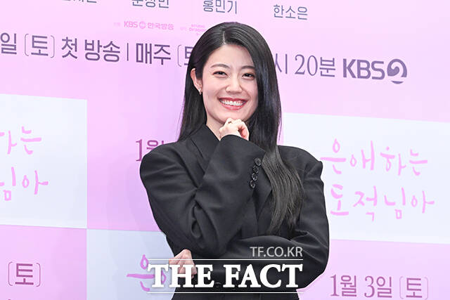 배우 홍민기와 남지현, 한소은, 문상민(왼쪽부터)이 30일 오후 서울 마포구 상암 스탠포드 호텔에서 열린 KBS2 새 토일 미니시리즈 ‘은애하는 도적님아’ 제작발표회에 참석해 포즈를 취하고 있다. /서예원 기자