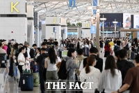  2025 트래블카드 경쟁 격화…하나카드, 체크카드로 선두 굳히기