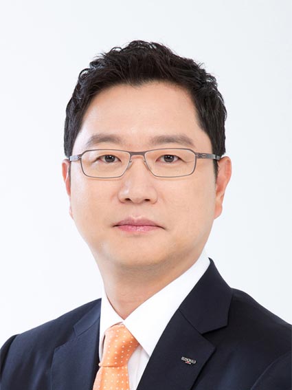 일동제약 대표이사 윤웅섭 부회장이 2026년 1월1일자로 회장으로 승진한다. /대웅제약