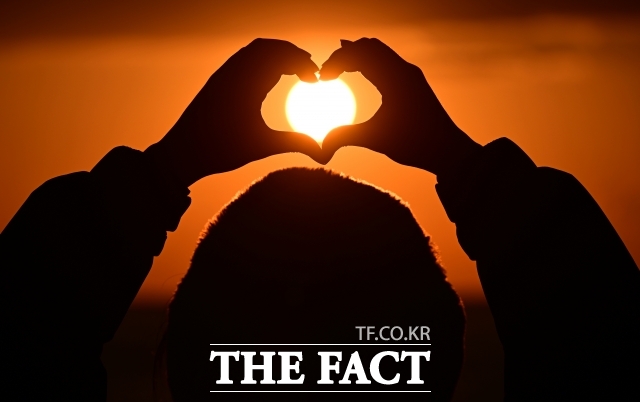 2026년 병오년(丙午年) '붉은 말의 해'가 밝았다. 새해 금융정책의 축은 첨단전략산업 등 생산적 부문 자금공급 확대, 서민·청년층 금융부담 완화, 자본시장 공시·지배구조 투명성 강화로 옮겨간다. /속초=박헌우 기자