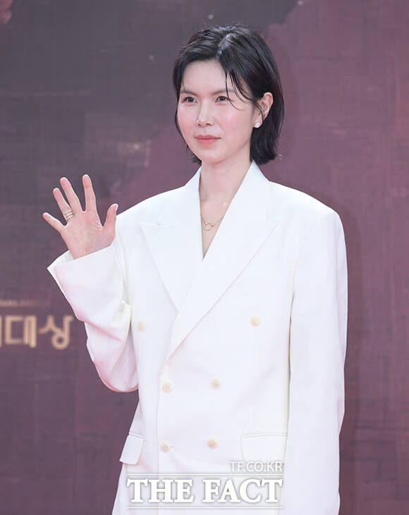 배우 공민정이 31일 오후 서울 영등포구 여의도 KBS 신관에서 열린 'KBS 연기대상' 포토월에 참석해 포즈를 취하고 있다. /박헌우 기자