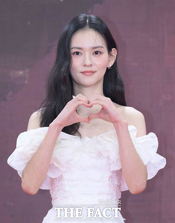 배우 김윤혜가 31일 오후 서울 영등포구 여의도 KBS 신관에서 열린 'KBS 연기대상' 포토월에 참석해 포즈를 취하고 있다. /박헌우 기자